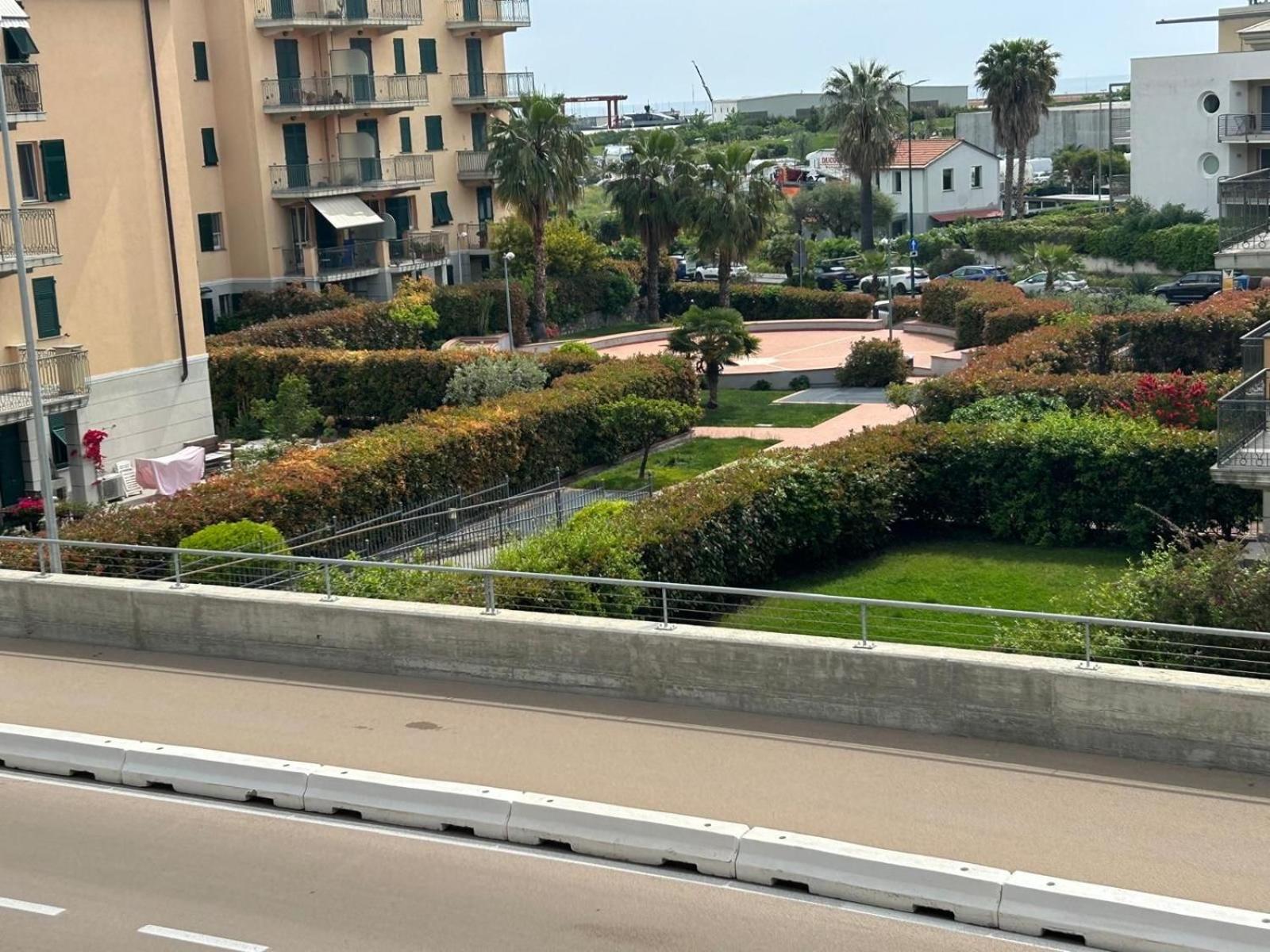 Appartamento Incantevole A 100Metri Dal Mare E Accanto Alla Pista Ciclabile Imperia Exterior foto